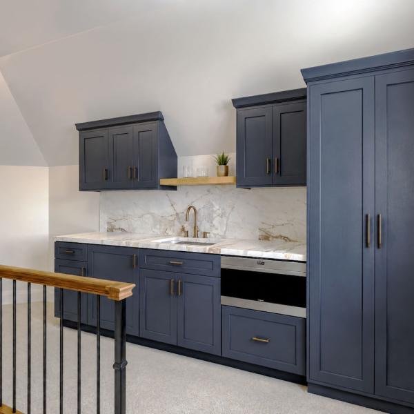 modern split-level bonus wet bar 